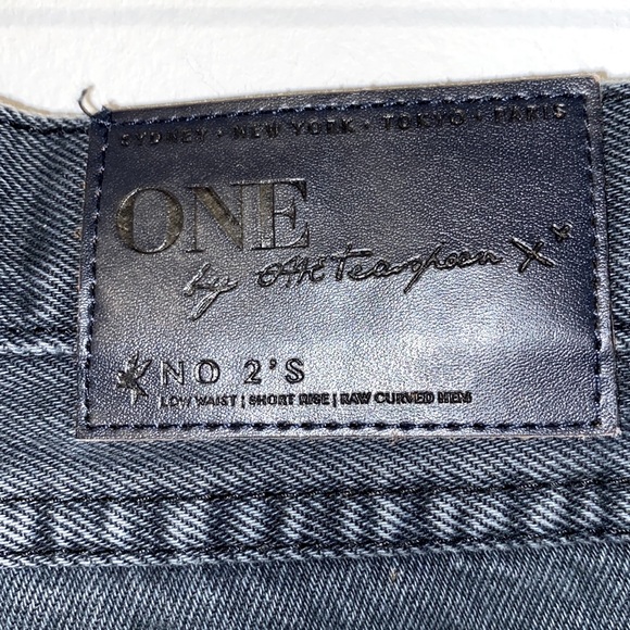 Festival• No. 2’s •Black Wash •Super Short •Cut Offs•by One Teaspoon x - Picture 4 of 6